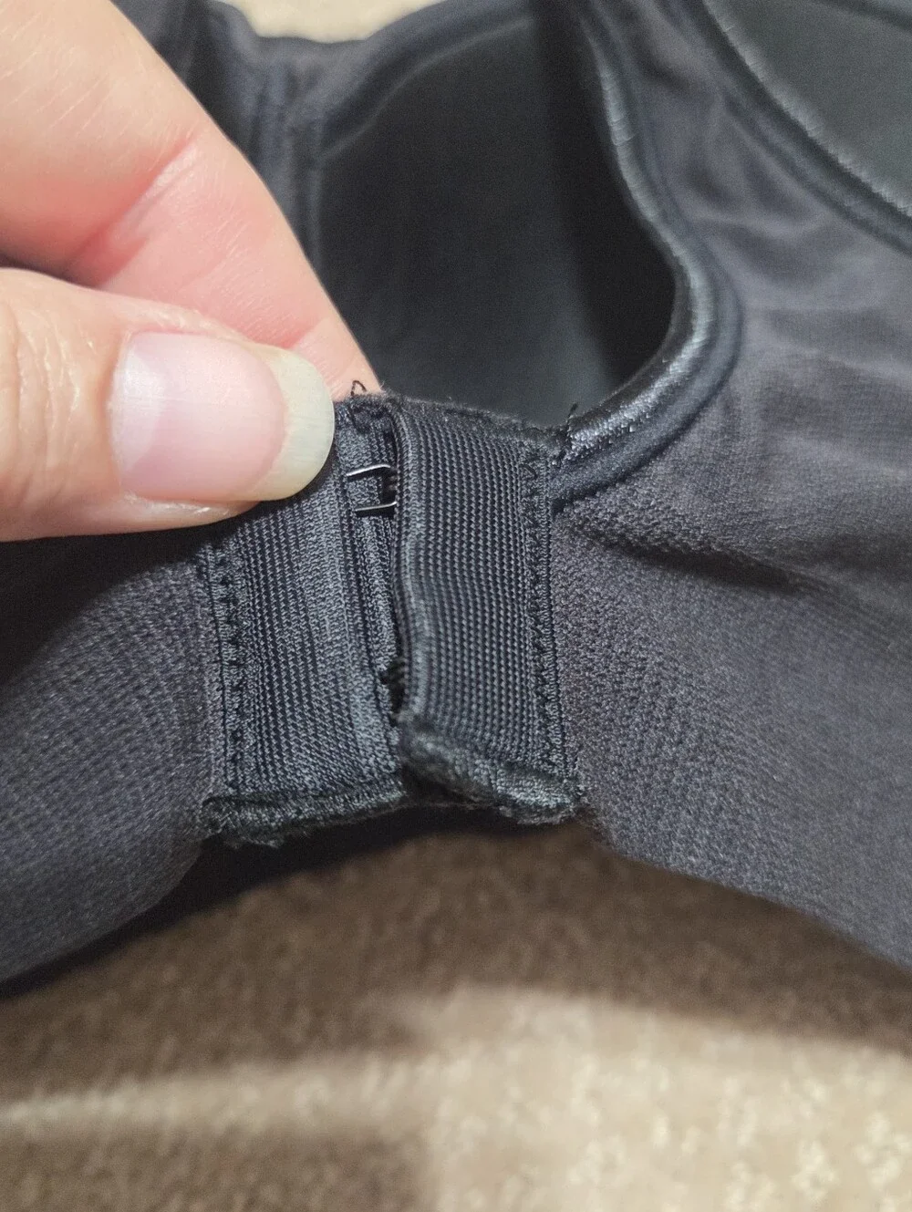 Bali Comfort Revolution Black Bra Wireless Womens Sz 34B Support